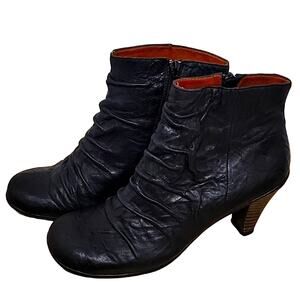 Gentle Souls by Kenneth Cole Osanna Bootie Black Leather Upper Womans Sz 7M